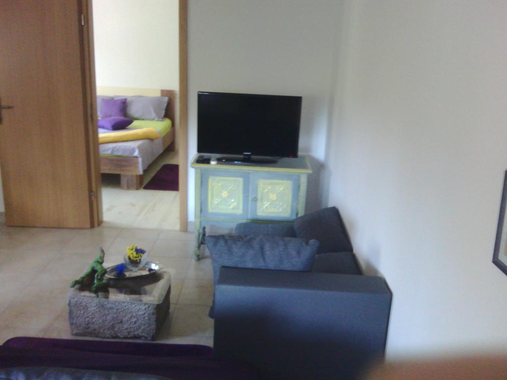 Apartments Krajici Kaštela Pokoj fotografie