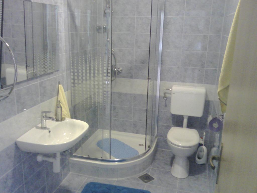 Apartments Krajici Kaštela Pokoj fotografie