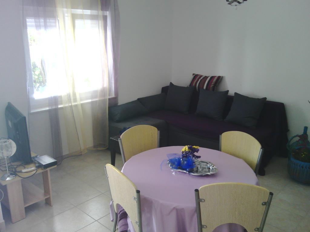 Apartments Krajici Kaštela Pokoj fotografie
